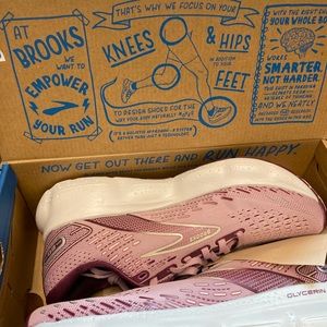 Brand new Brooks running shoes